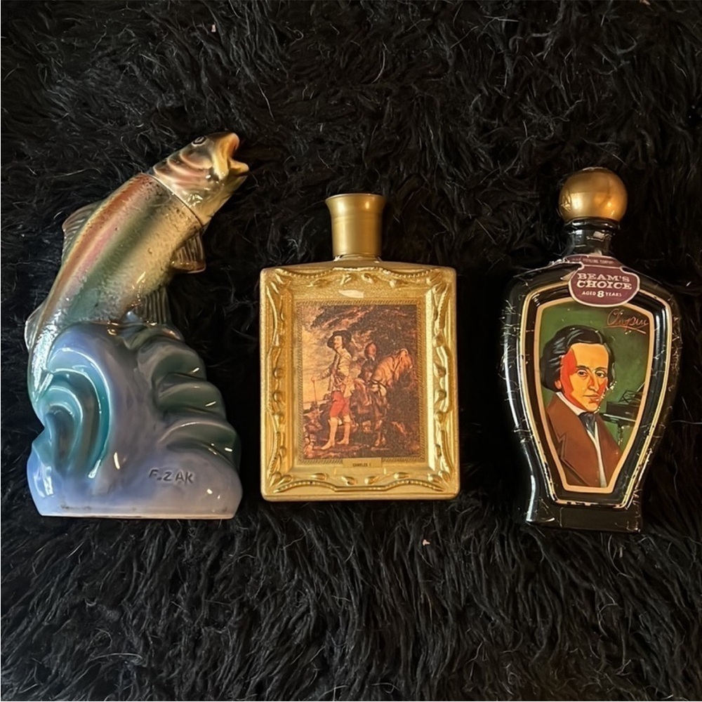 Vintage Collectible Decanters Set